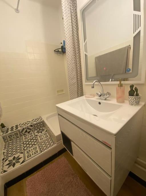 Appartement T4 A Deux Pas De La Gare St Charles Marseille Luaran gambar